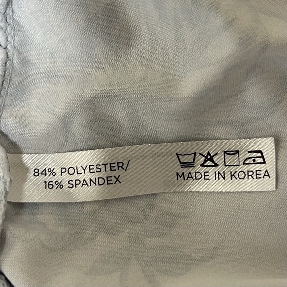 Tuckernuck Top Womens XS Blue White TNuck Sport Heirloom Floral Ryan Boyfriend - Picture 7 of 11